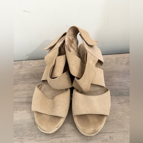 Eileen Fisher Willow Women’s Size 7 Tan Espadrille Wedge Sandals - Picture 2 of 7
